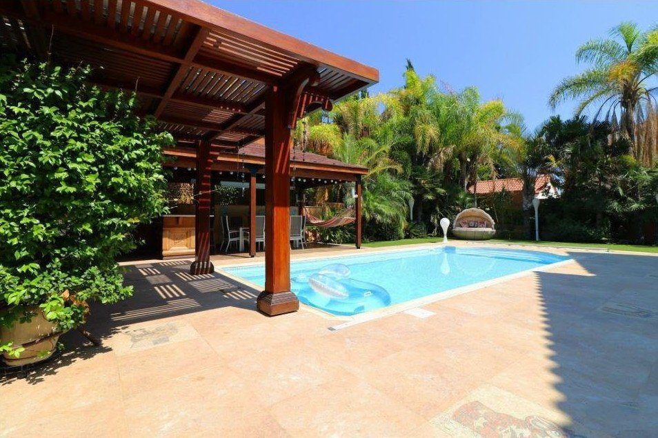 5 BR Luxury Villa with Guest House in Mouttagiaka, Limassol photo 40