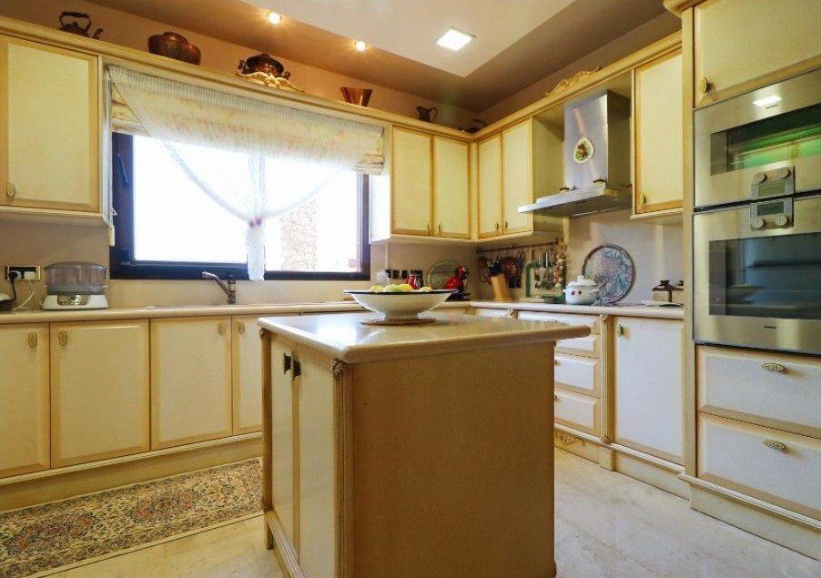 5 BR Luxury Villa with Guest House in Mouttagiaka, Limassol photo 6