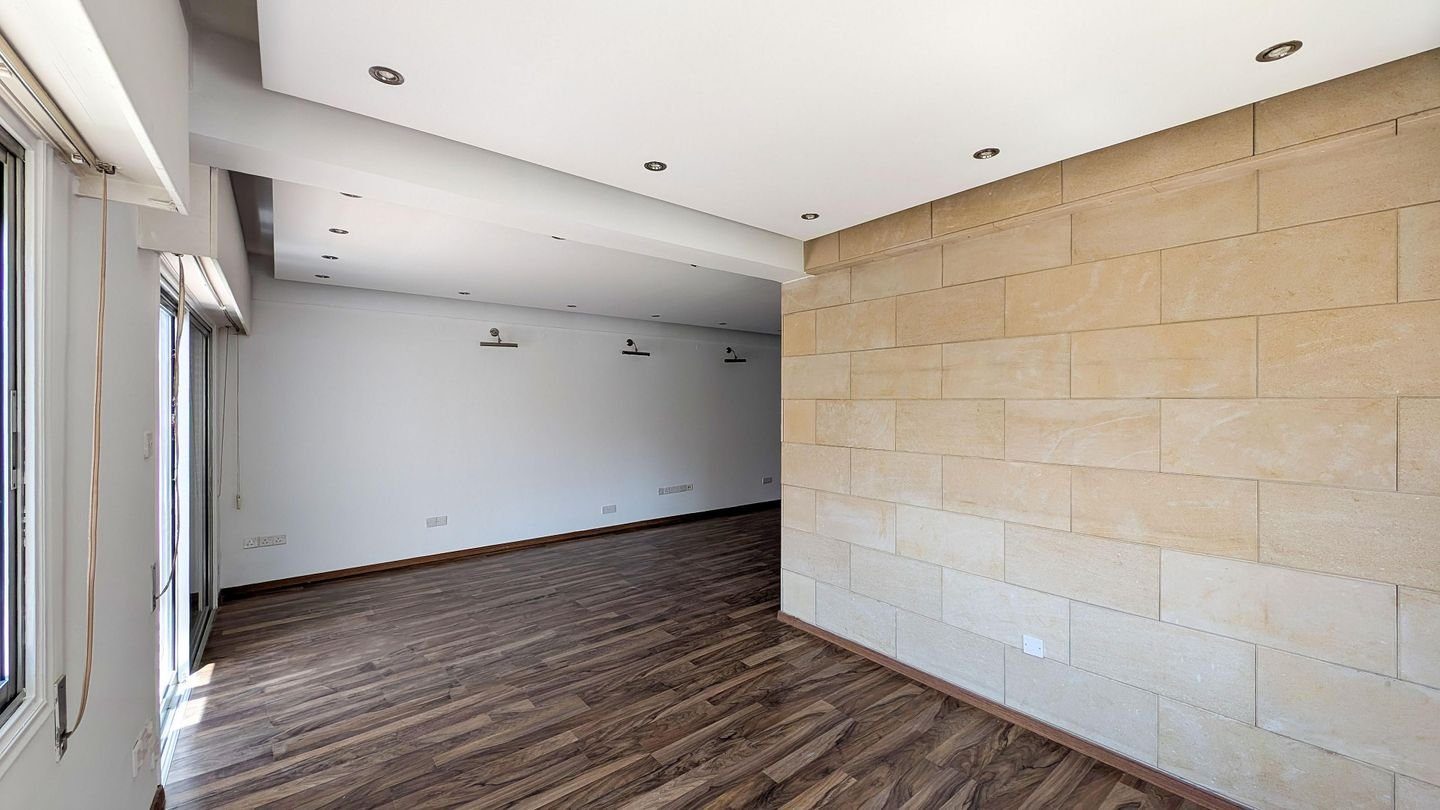 Three Bedroom Apartment in Agioi Omologites, Nicosia photo 7