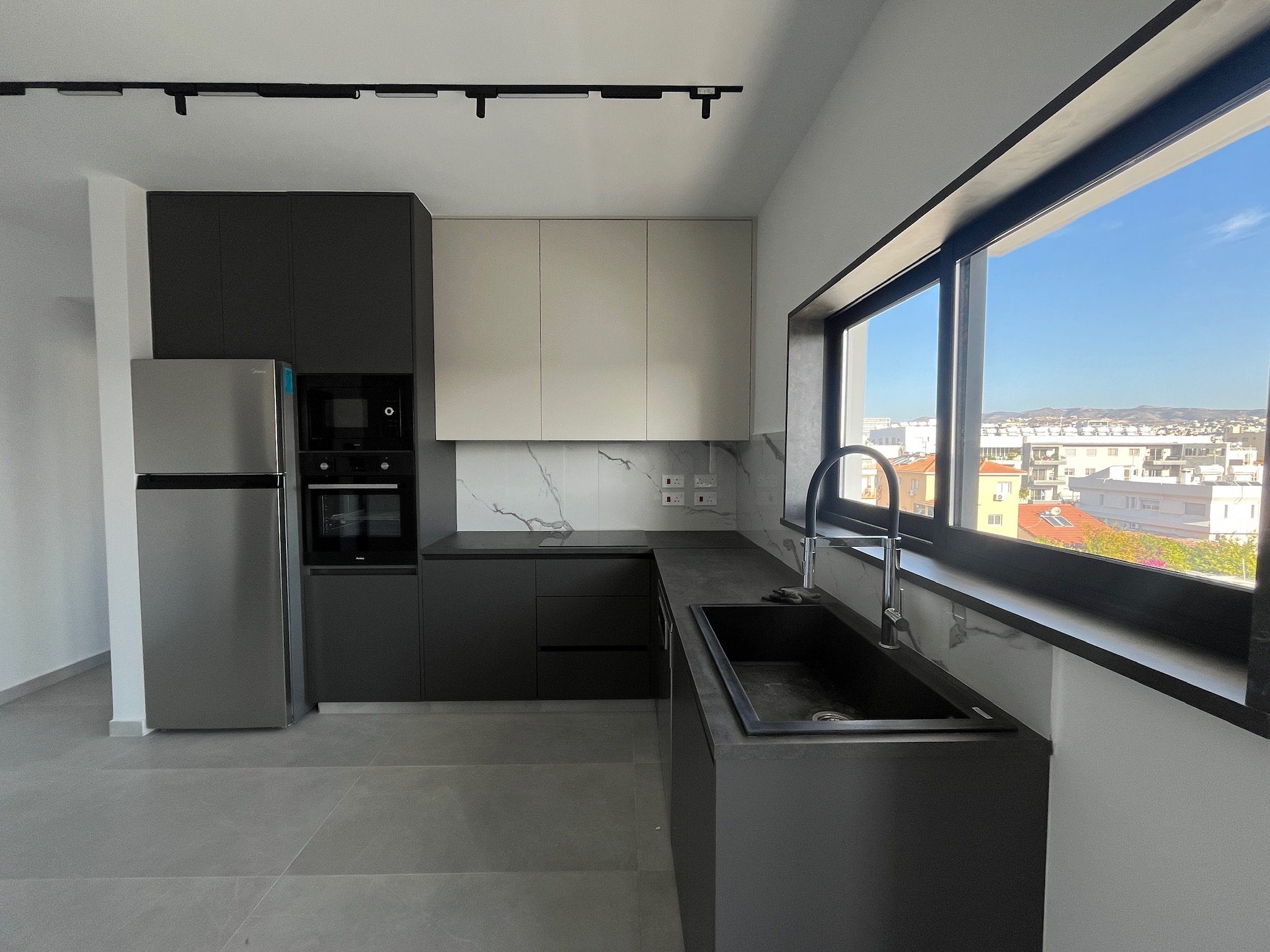 1 BR Apartment in Petrou Kai Pavlou, Limassol photo 2