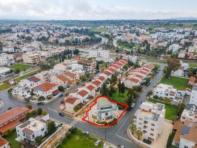 5 bedroom house in Egkomi, Nicosia thumbnail 9