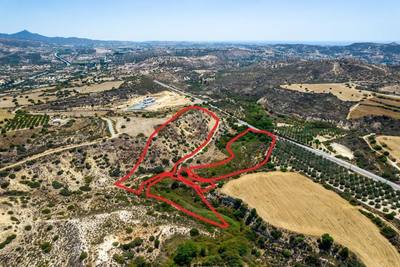 Fields in Skarinou, Larnaca thumbnail 3