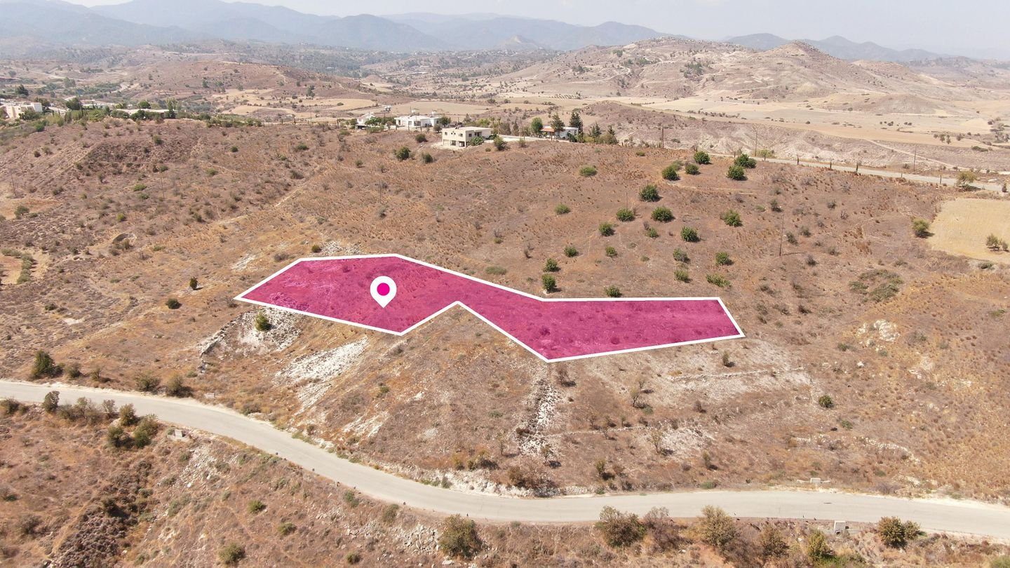 Agricultural field in Kato Moni, Nicosia. photo 2