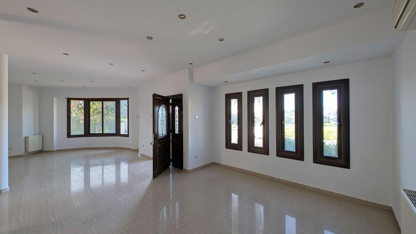 Four-Bedroom Detached House in Tseri, Nicosia photo 14