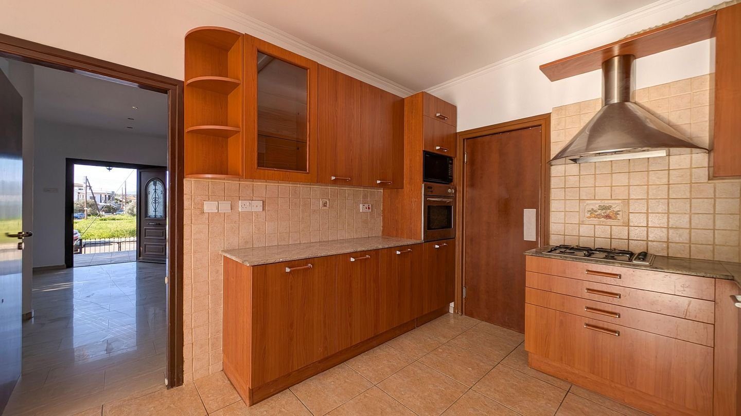 Four-Bedroom Detached House in Tseri, Nicosia photo 16