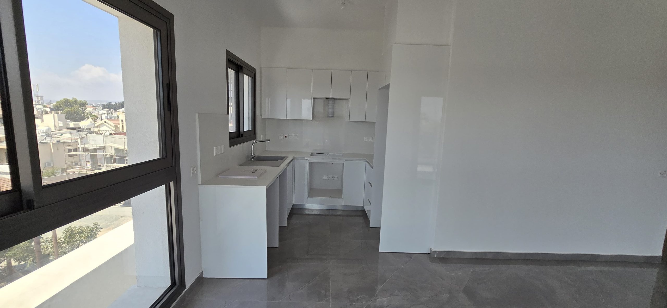 4 BR Penthouse in Zakaki, Limassol photo 3
