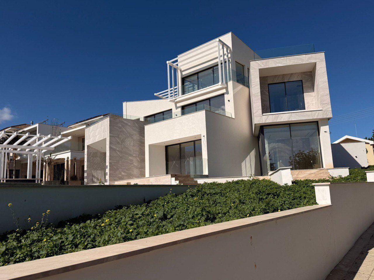 6 BR Luxury Villa in Kalogiroi, Limassol