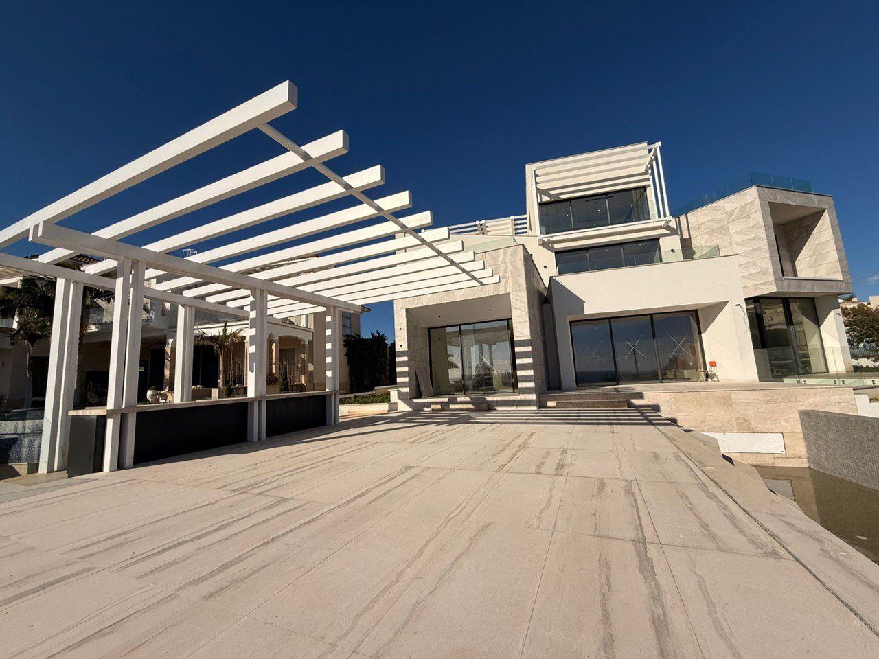 6 BR Luxury Villa in Kalogiroi, Limassol — photo 3