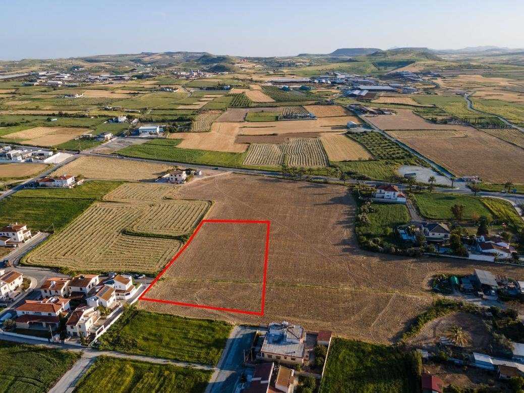 Shared residential field in Athienou, Larnaca photo 1