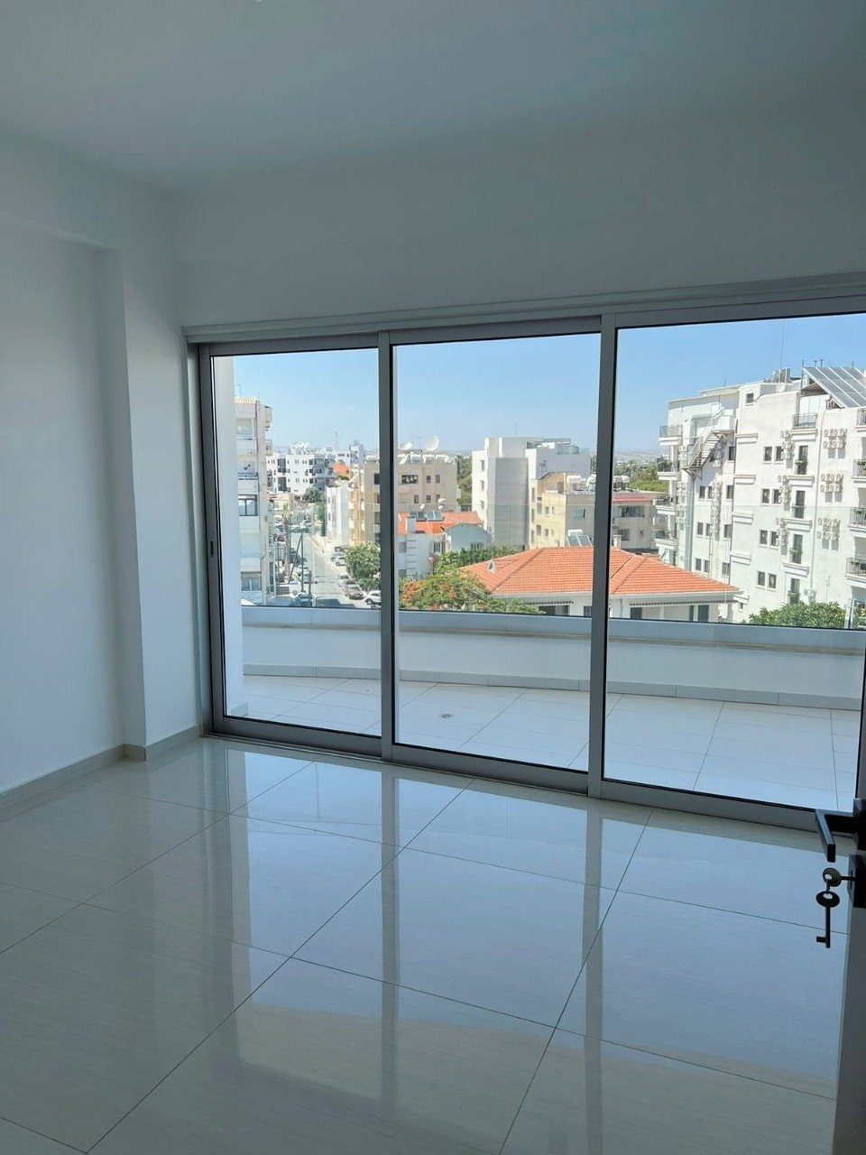3 BR Penthouse in Finikoudes, Larnaca photo 3