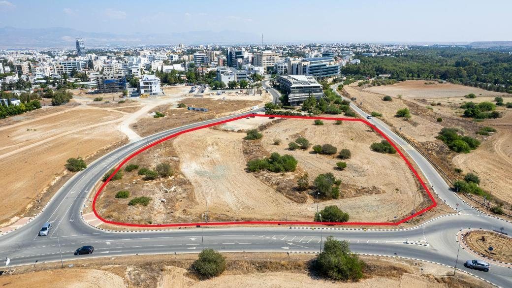 Shared field in Strovolos, Nicosia photo 5