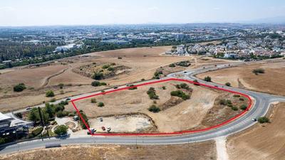 Shared field in Strovolos, Nicosia thumbnail 4