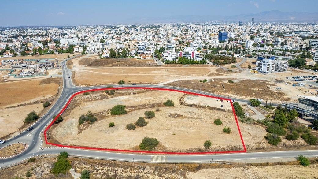 Shared field in Strovolos, Nicosia photo 2