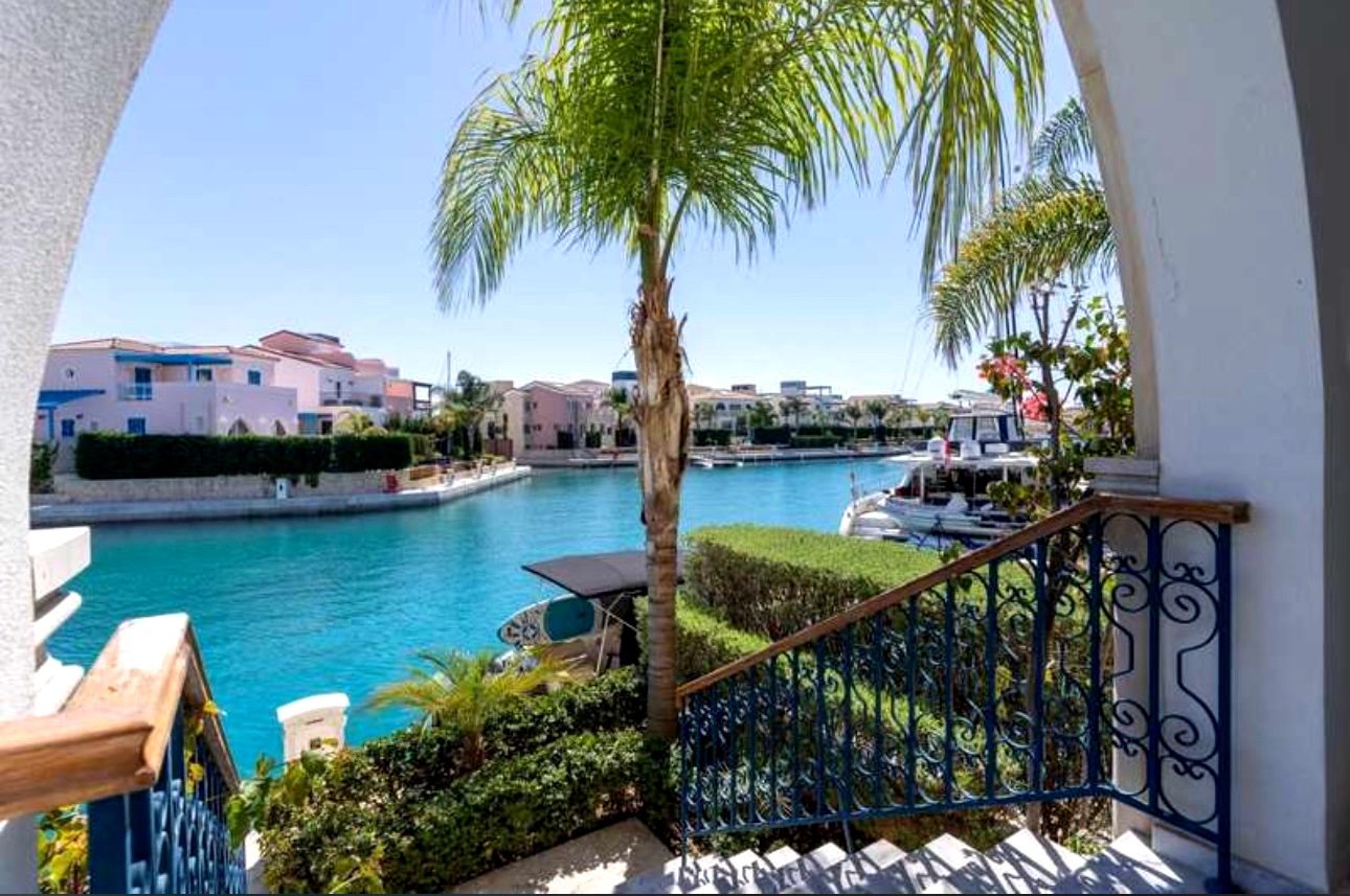 3 BR Semi-detached Villa in Limassol Marina, Limassol photo 11