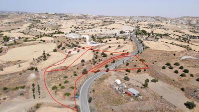 Shared residential fields in Analiontas, Nicosia thumbnail 1