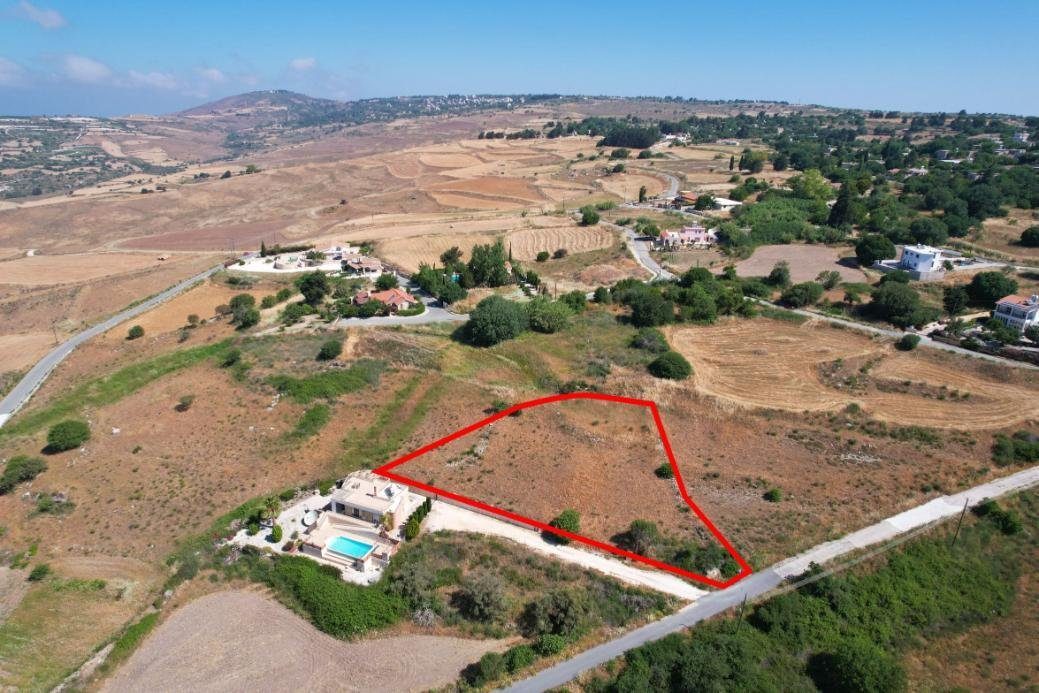 Shared field in Pano Arodes, Paphos photo 1
