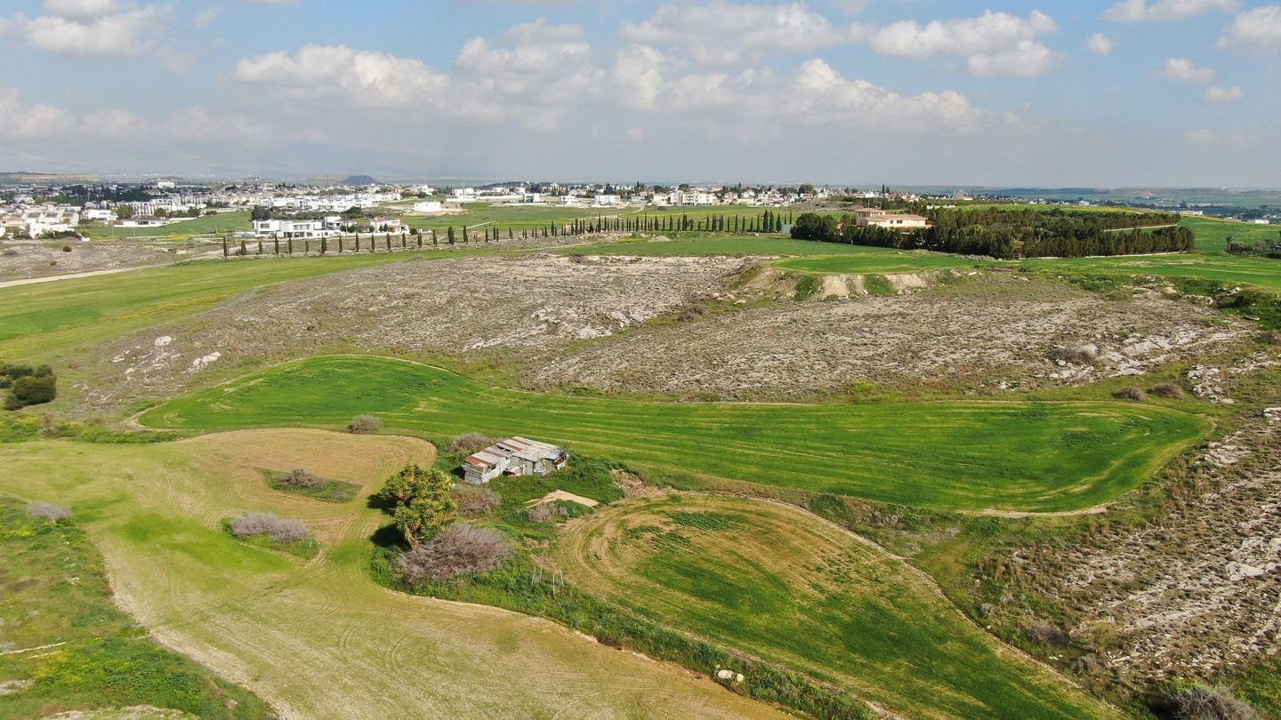 Share (25%) of a residential field, Geri photo 5