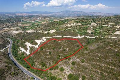 Agricultural field in Kallepeia, Paphos thumbnail 1