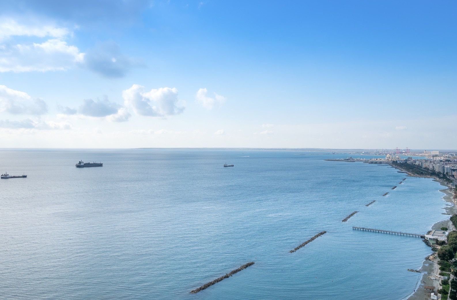 3 BR Apartment with Panoramic Sea Views in Neapolis, Limassol photo 9