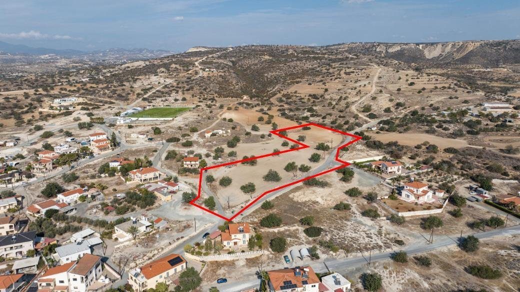 Residential field in Maroni, Larnaca photo 3