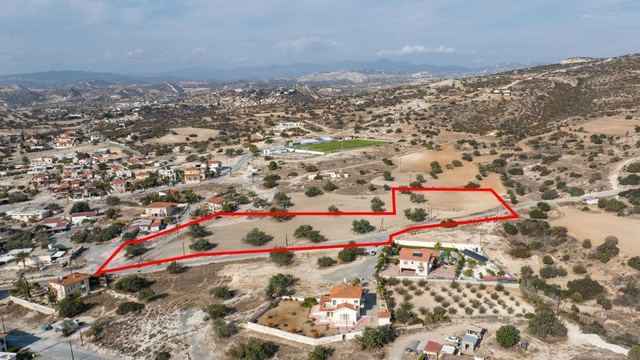 Residential field in Maroni, Larnaca