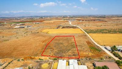 Agricultural field in Peristerona, Nicosia thumbnail 2