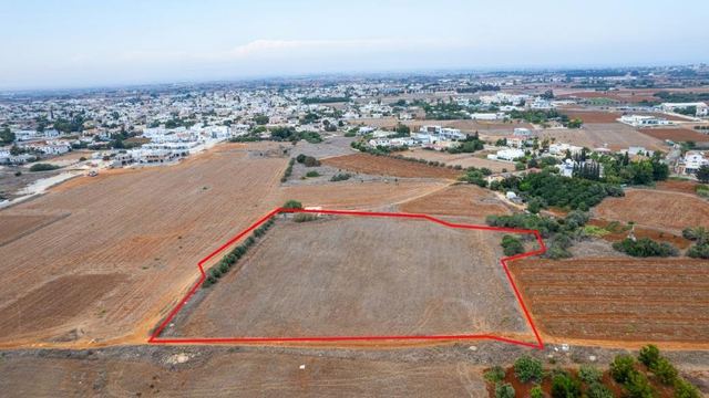 Residential field in Frenaros, Famagusta