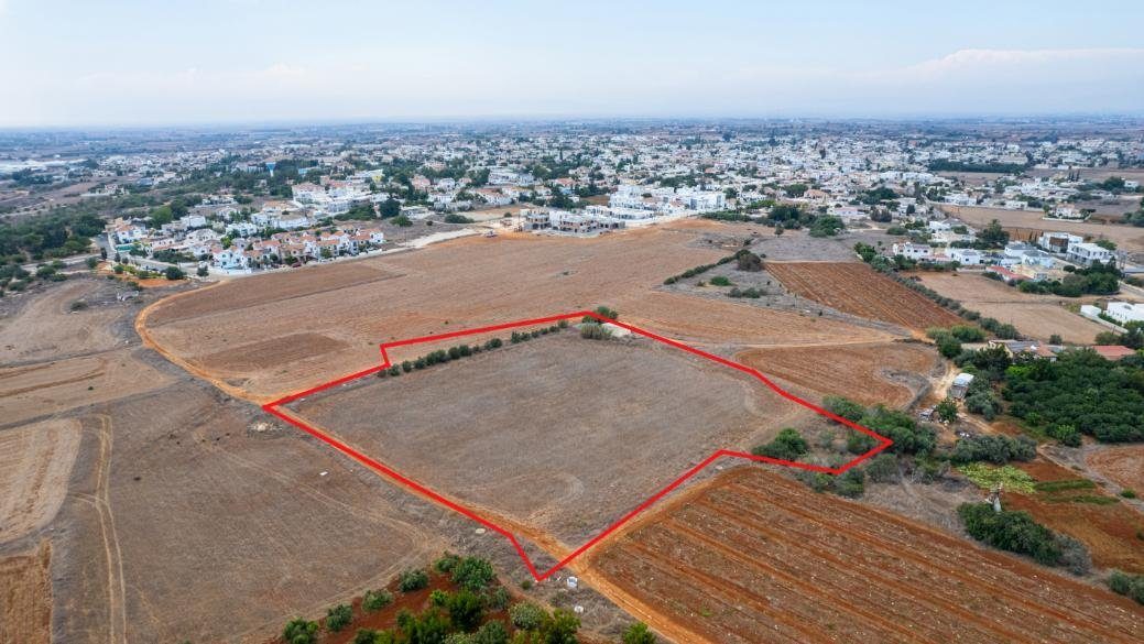 Residential field in Frenaros, Famagusta — photo 3