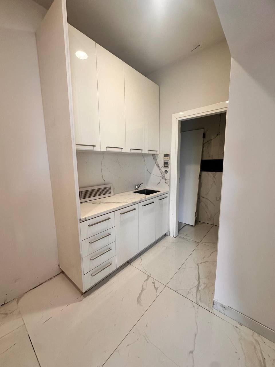 Commercial space for office in Agia Zoni, Limassol — photo 8