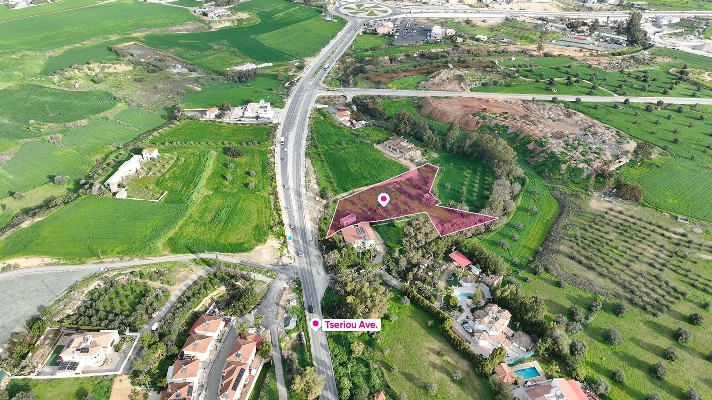 Residential field in Tseri, Nicosia photo 3