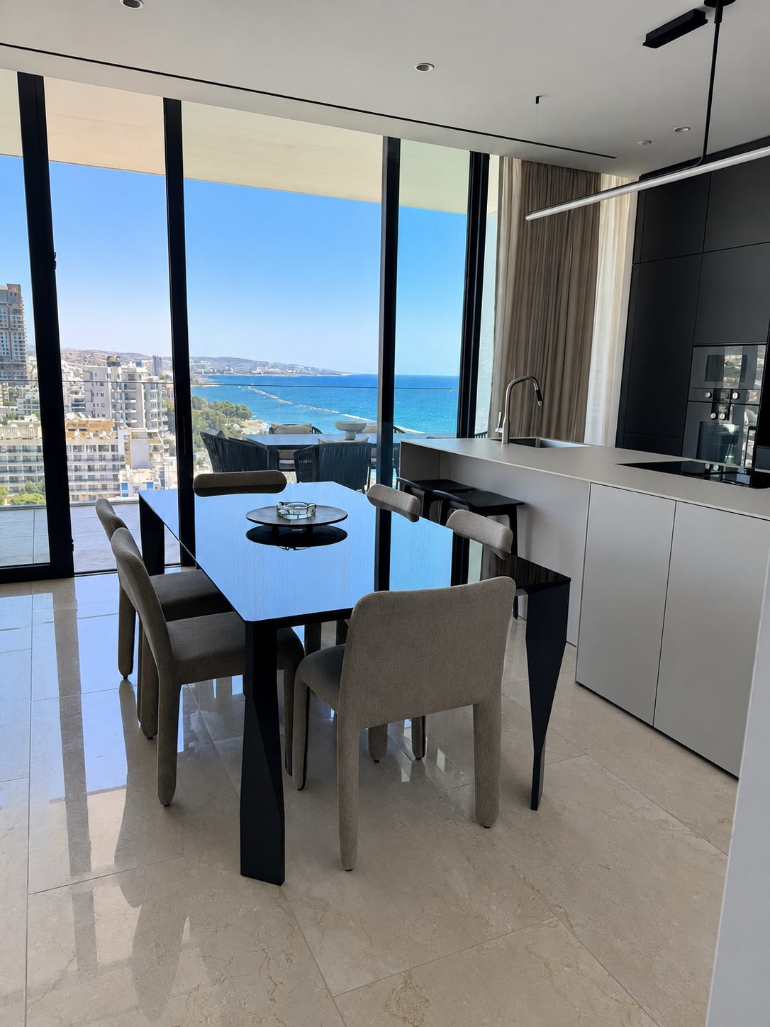 2 BR Luxury Apartment in Mouttagiaka, Limassol photo 3