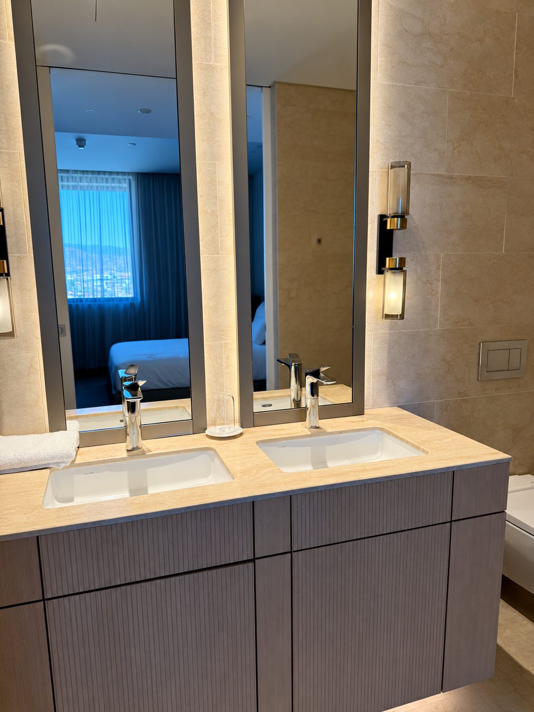 2 BR Luxury Apartment in Mouttagiaka, Limassol photo 8