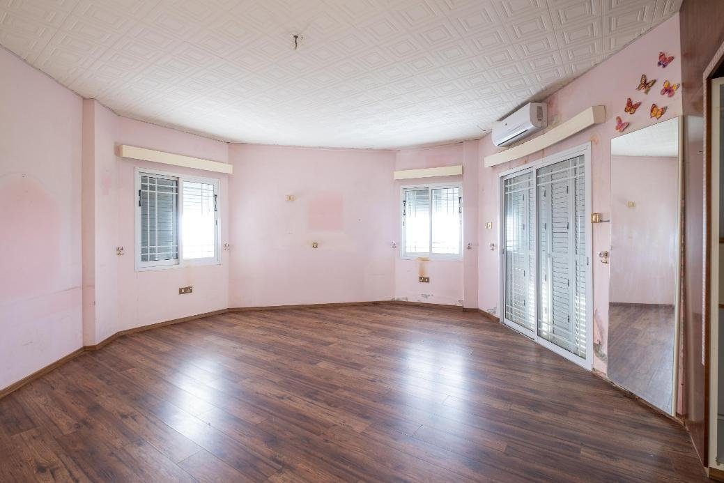 6 bedroom house in Pegeia, Paphos photo 5