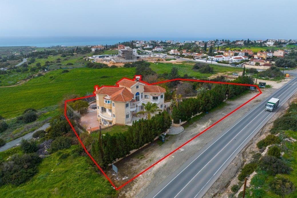 6 bedroom house in Pegeia, Paphos photo 18