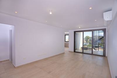 3 BR Penthouse with Private Swimming Pool in Agios Georgios, Limassol thumbnail 2