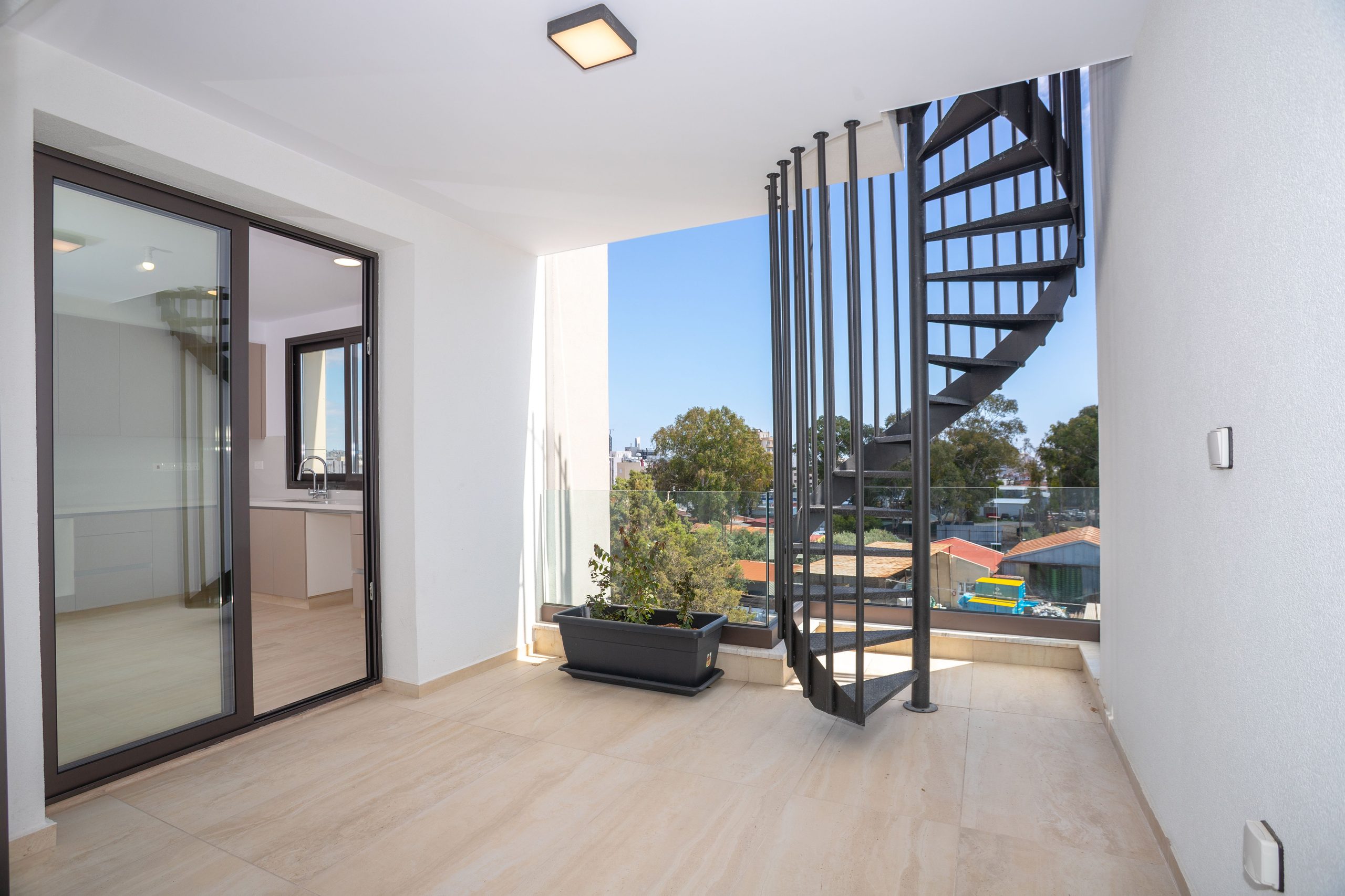 3 BR Penthouse in Agios Georgios, Limassol photo 12