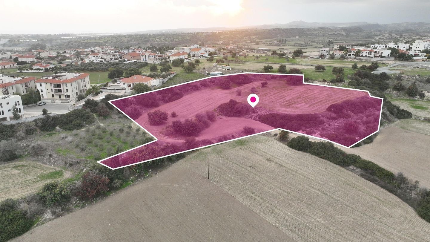 Residential field in Mazotos, Larnaca photo 1