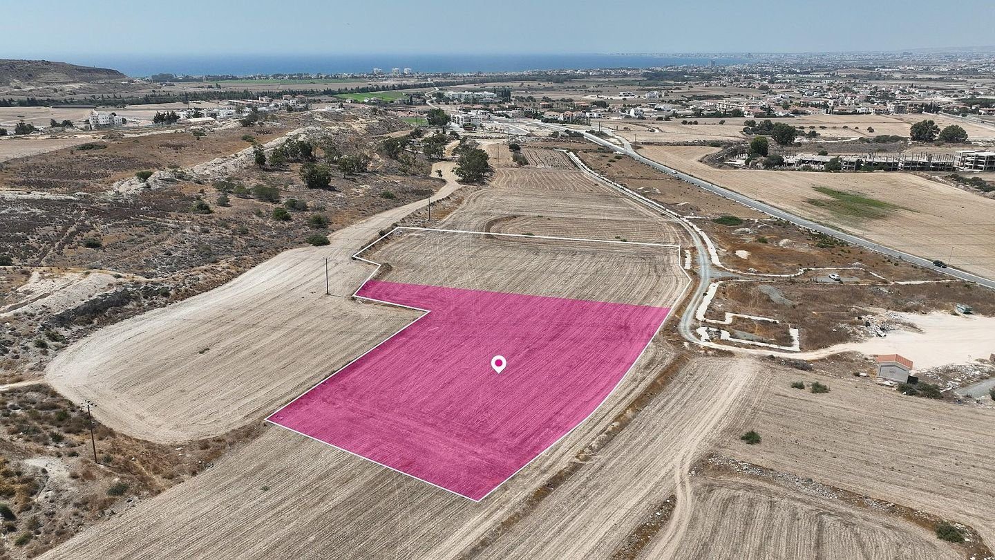 Share of Residential field in Pyla, Larnaca photo 1