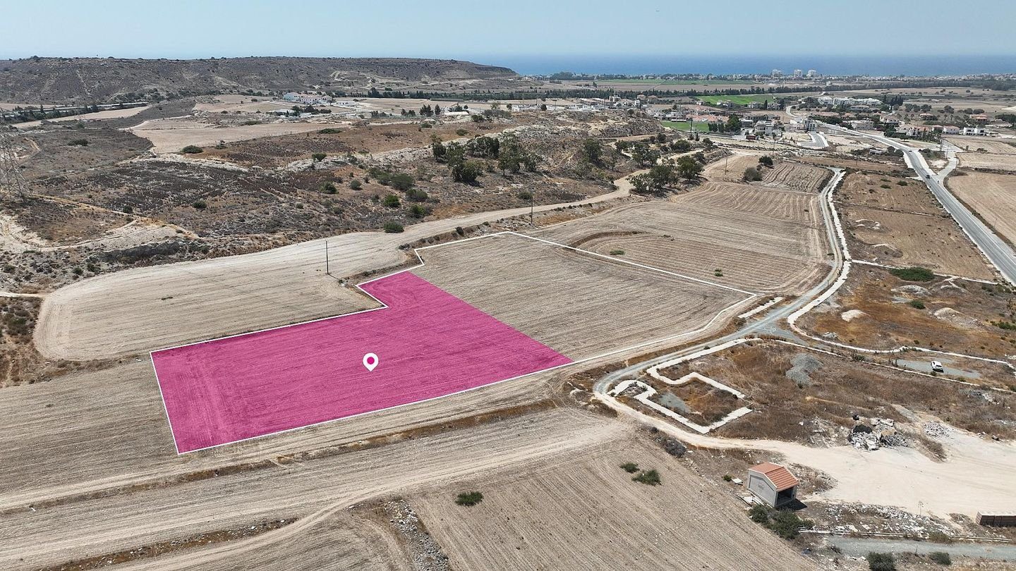 Share of Residential field in Pyla, Larnaca photo 2