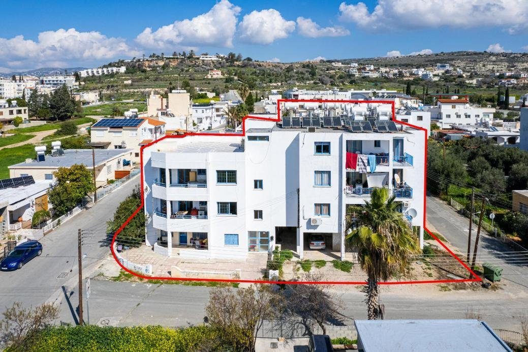 Residential building in Geroskipou, Paphos photo 1