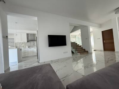 5 BR Villa in Pyrgos, Limassol thumbnail 8