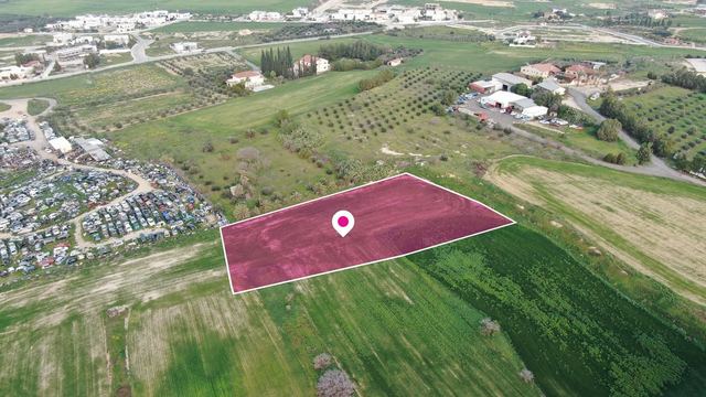 Residential field, Geri