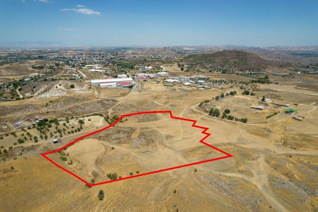 Field in Agia Varvara, Nicosia photo 3