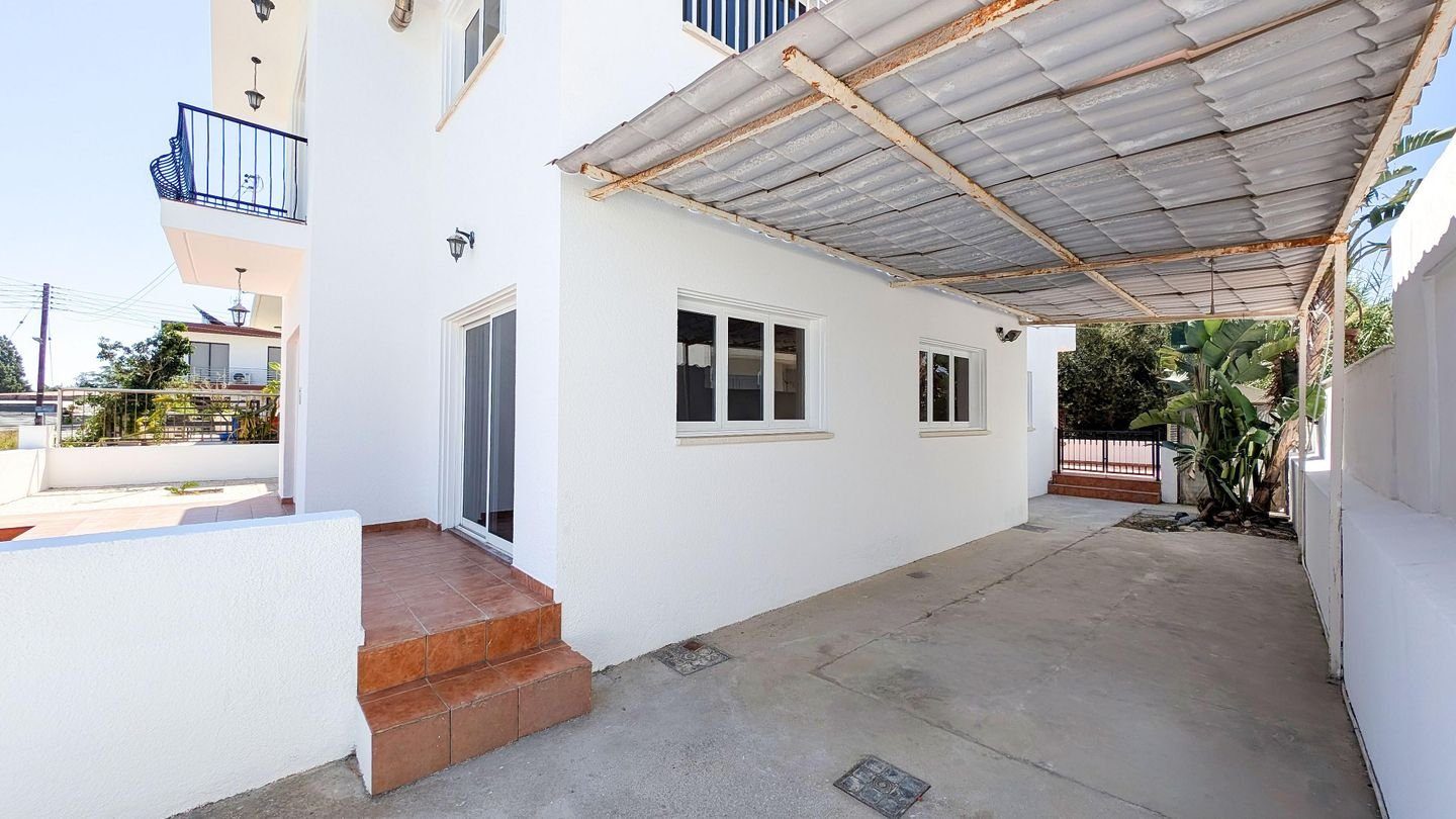 Three-Bedroom House in Meneou, Larnaca photo 4