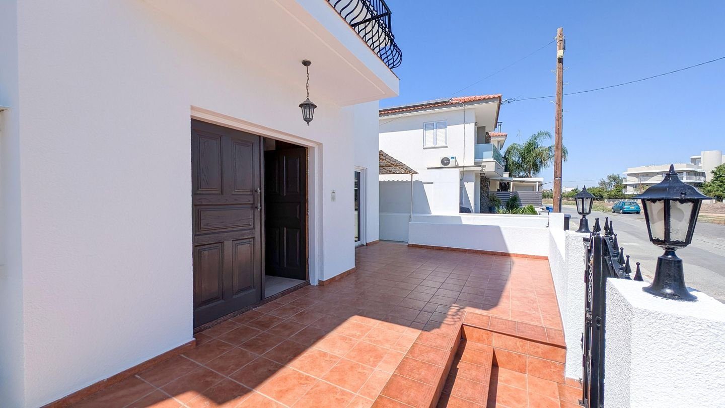 Three-Bedroom House in Meneou, Larnaca photo 2