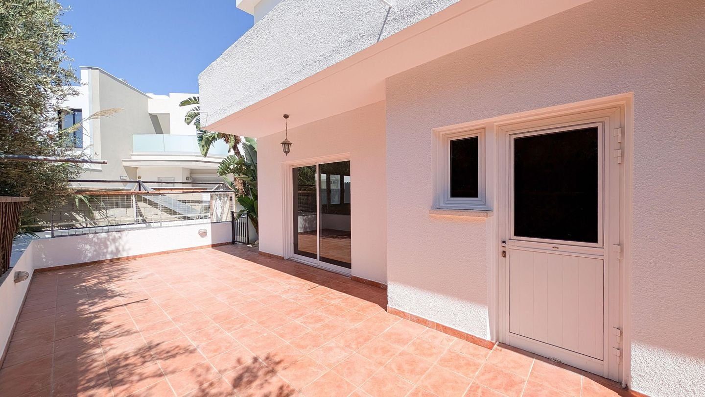Three-Bedroom House in Meneou, Larnaca photo 3
