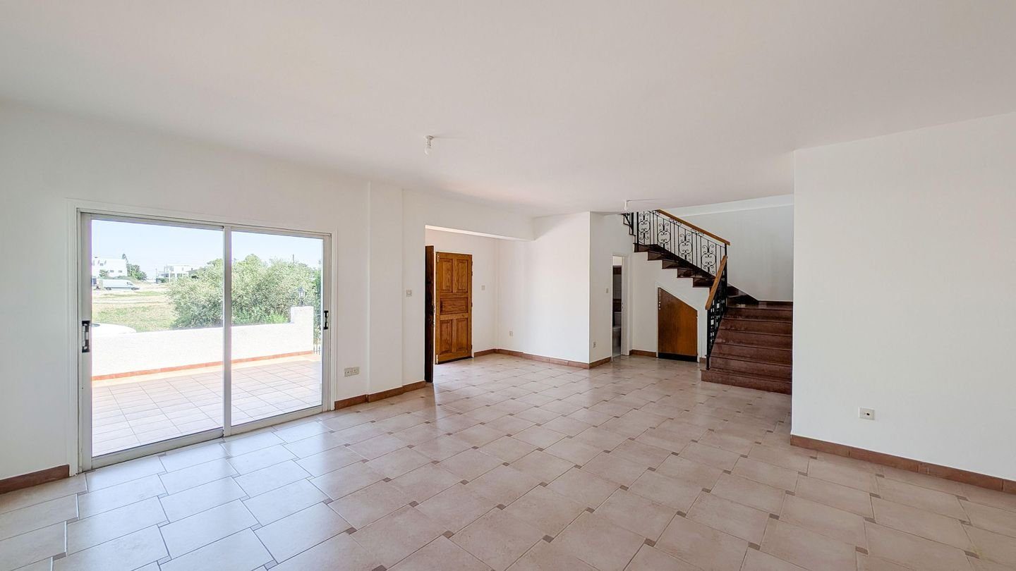 Three-Bedroom House in Meneou, Larnaca photo 5