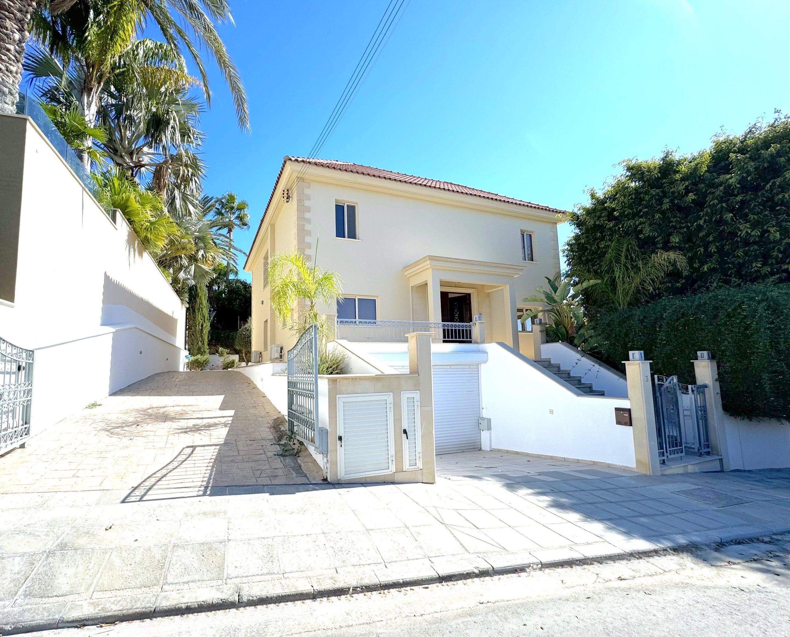 5 BR Villa in Limassol, Germasogeia photo 3