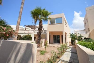 3 BR Villa in Tombs Of the Kings, Paphos thumbnail 4