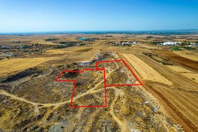 Agricultural fields in Astromeritis, Nicosia thumbnail 3